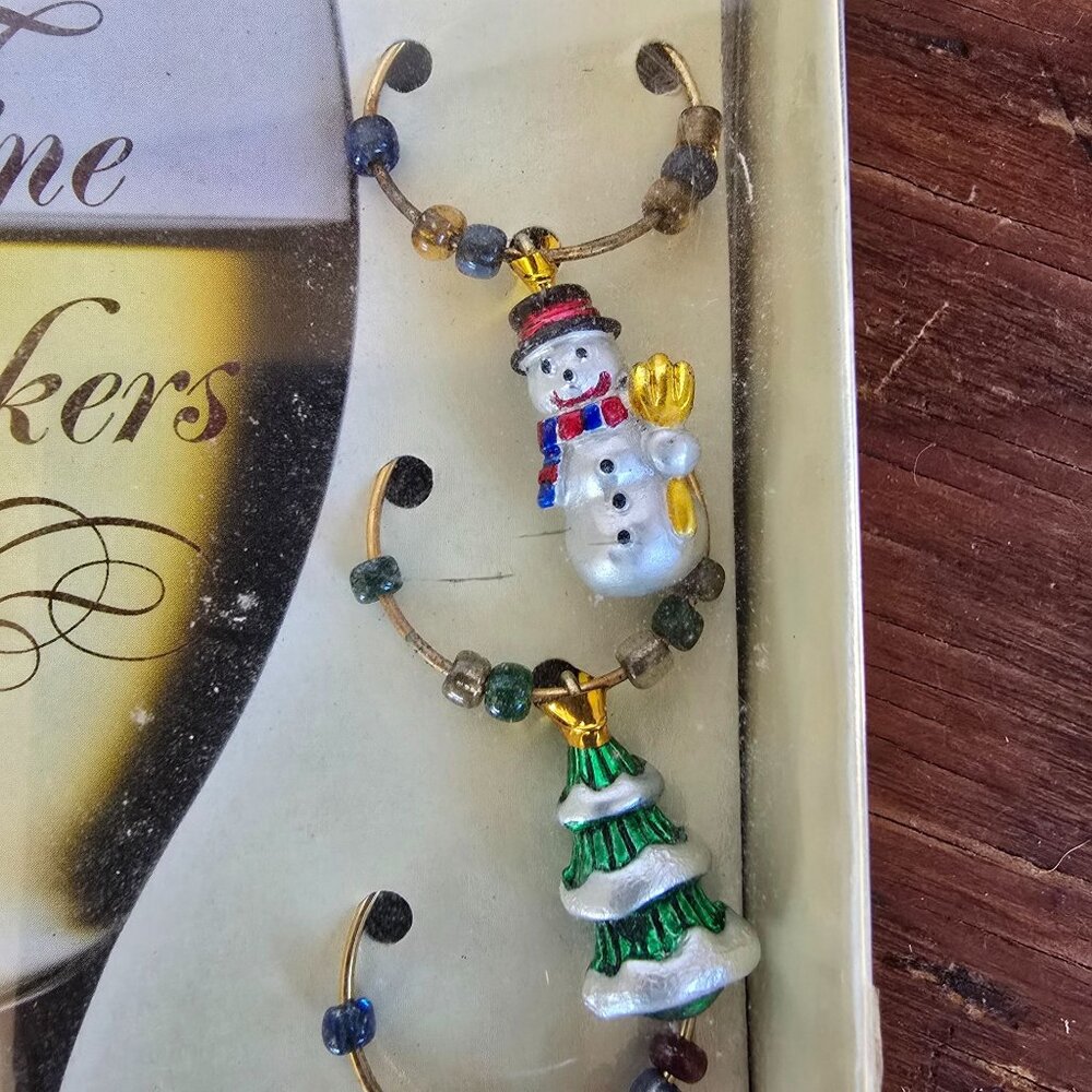 Boston Warehouse Holiday Wine Markers Set With Festive Figures Set of 6 NOS - Picture 2 of 7